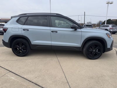 2025 Volkswagen Taos 1.5T SE Black