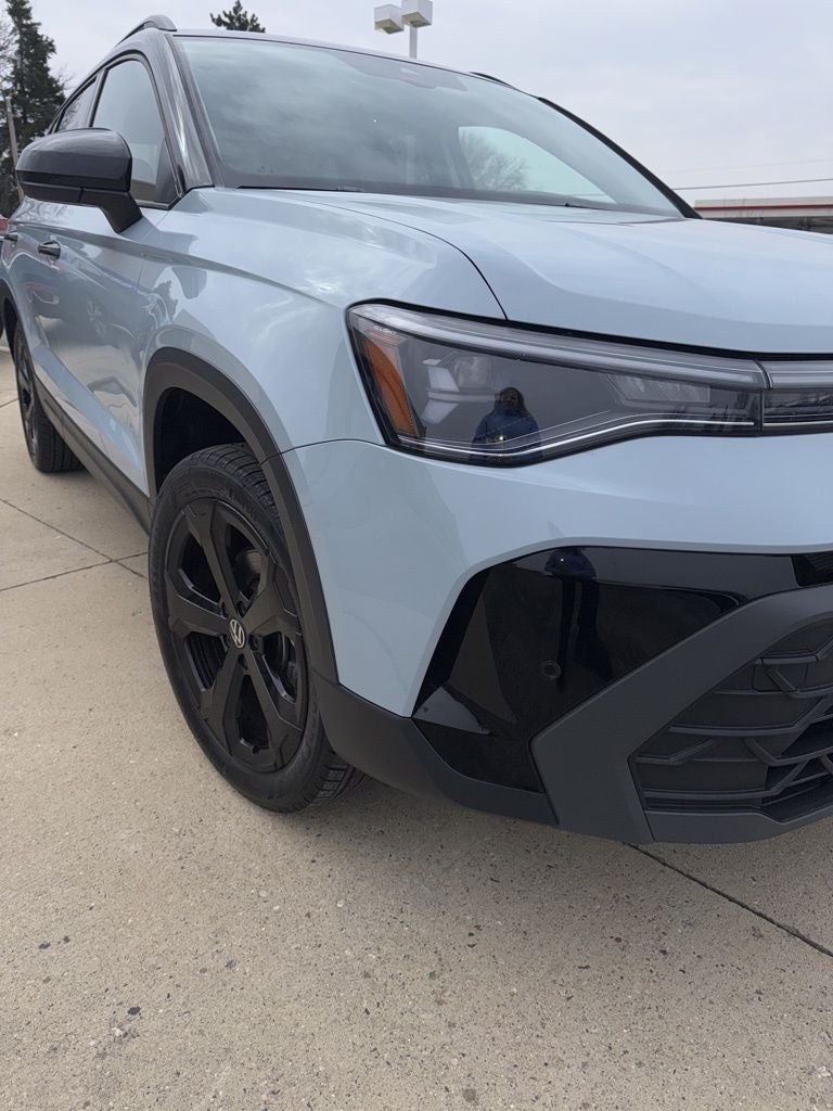 2025 Volkswagen Taos 1.5T SE Black