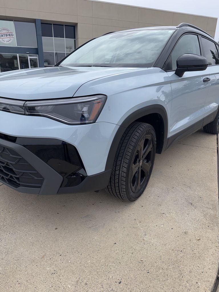 2025 Volkswagen Taos 1.5T SE Black