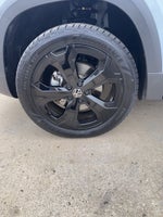 2025 Volkswagen Taos 1.5T SE Black