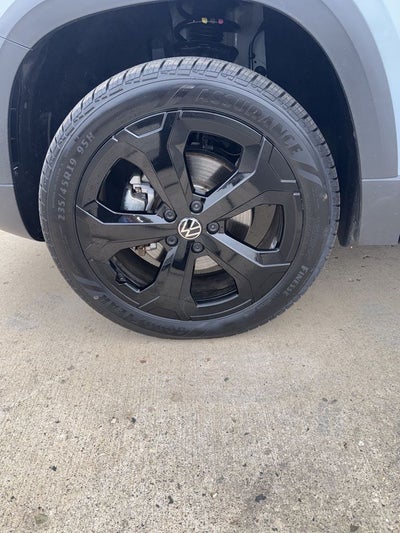 2025 Volkswagen Taos 1.5T SE Black