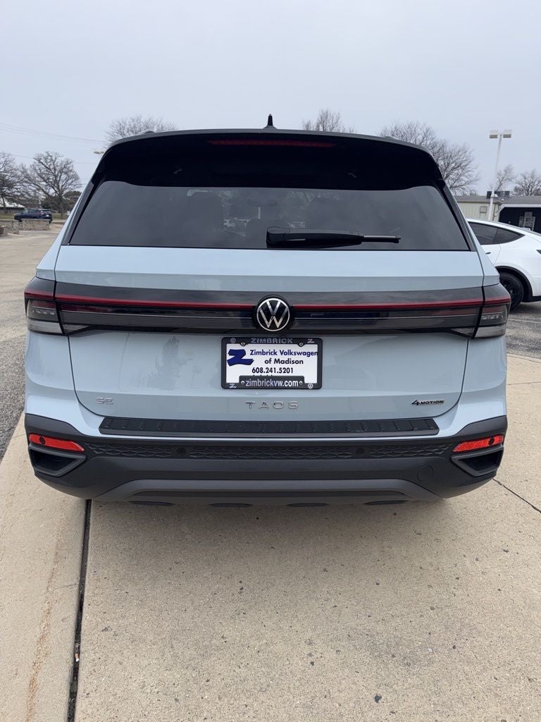 2025 Volkswagen Taos 1.5T SE Black