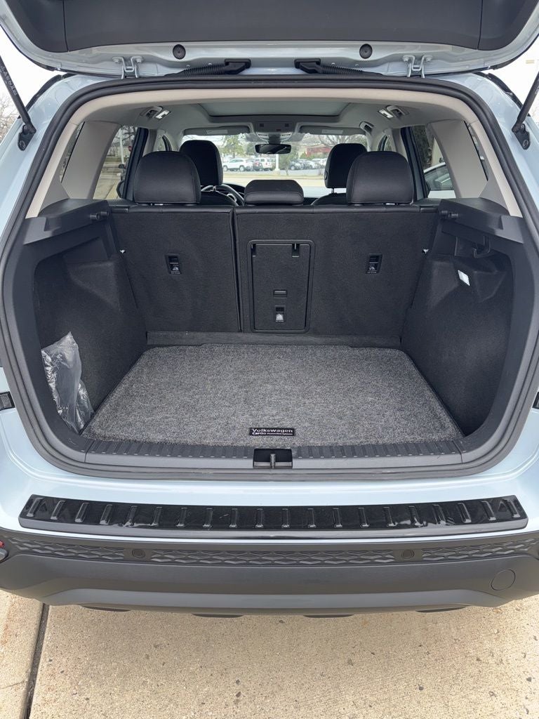 2025 Volkswagen Taos 1.5T SE Black