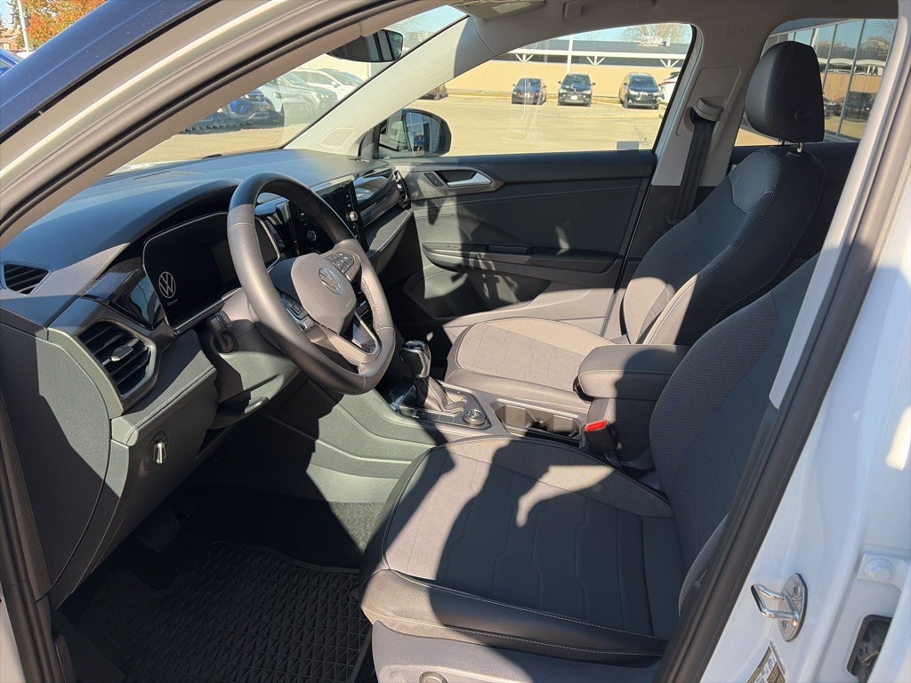 2025 Volkswagen Taos 1.5T SE Black