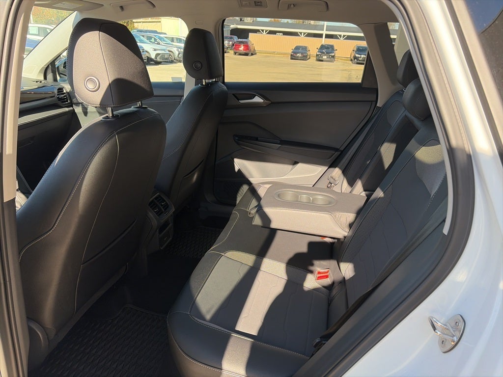 2025 Volkswagen Taos 1.5T SE Black