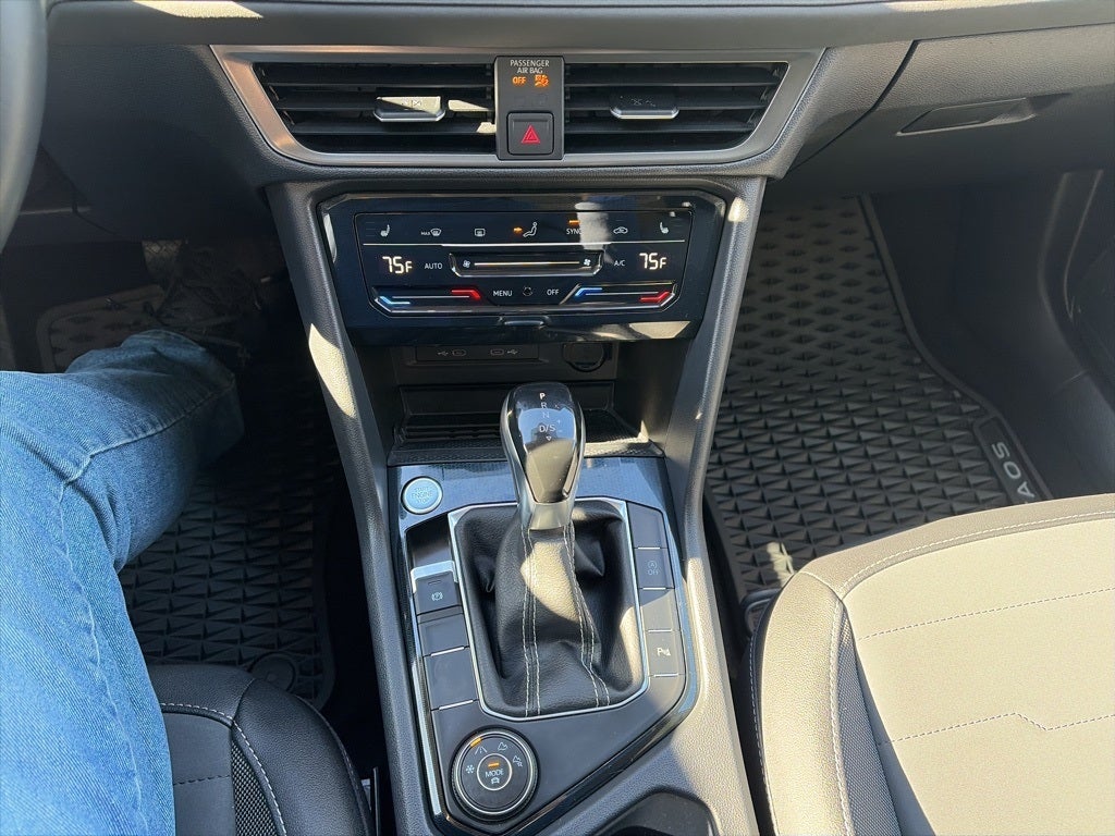 2025 Volkswagen Taos 1.5T SE Black