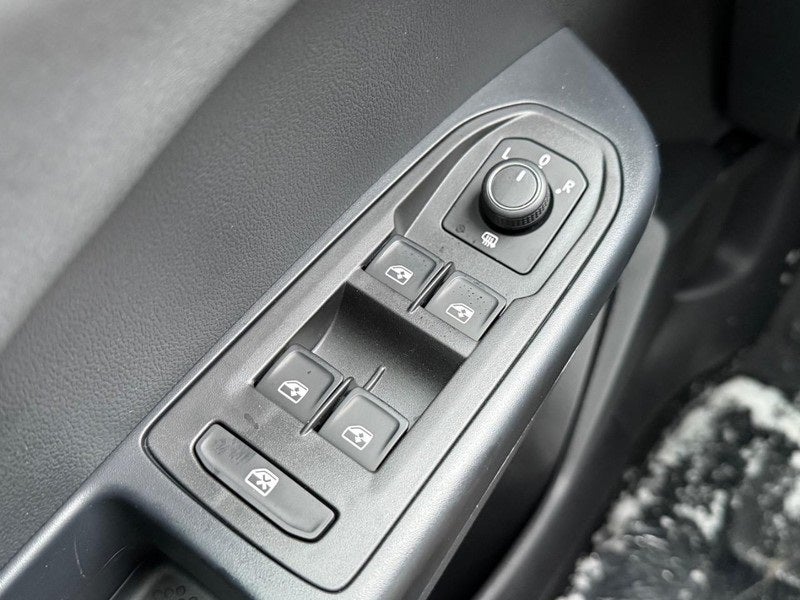 2026 Volkswagen Taos 1.5T SE Black