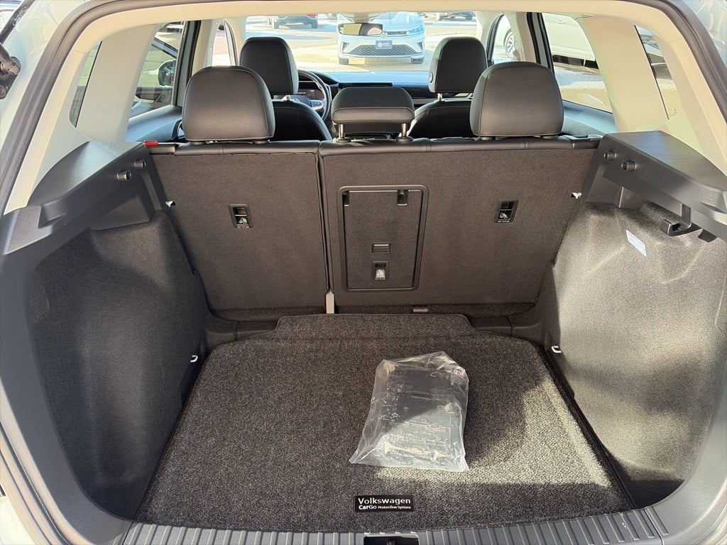 2025 Volkswagen Taos 1.5T SE Black