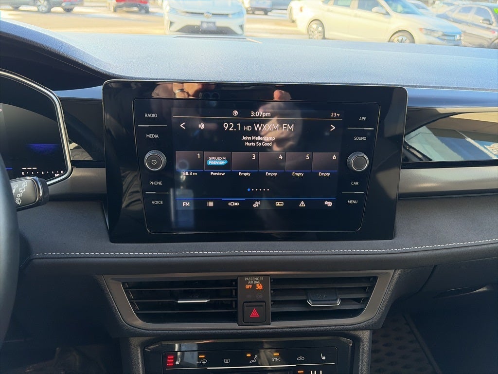 2025 Volkswagen Taos 1.5T SE Black