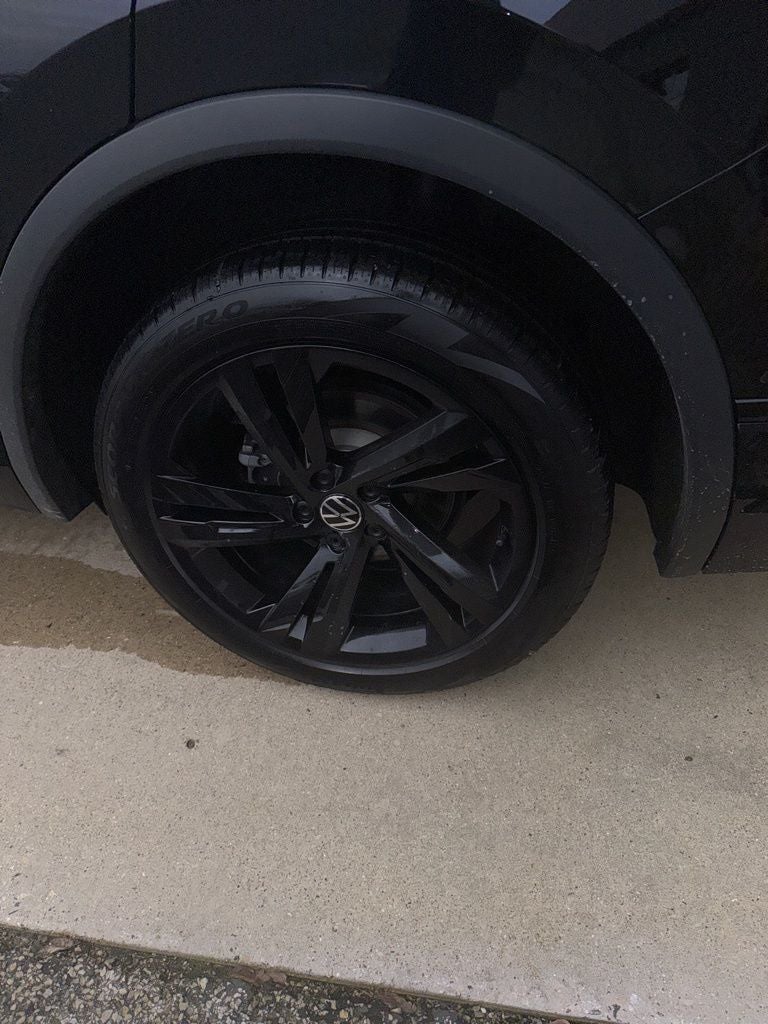 2024 Volkswagen Tiguan 2.0T SE R-Line Black