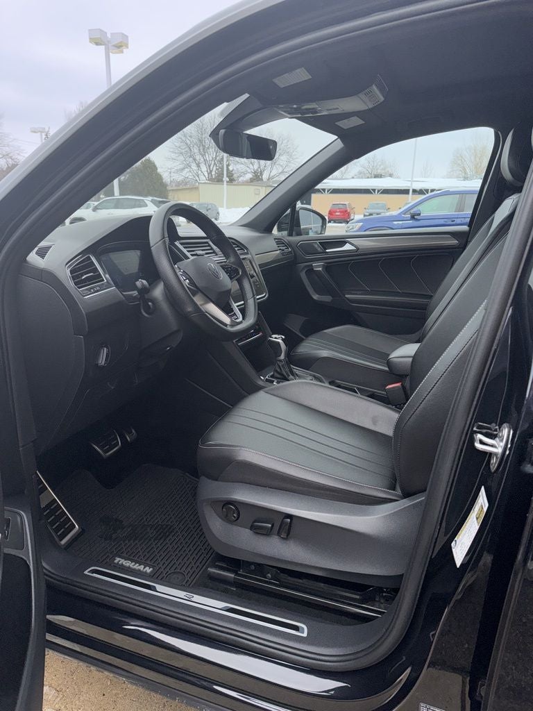 2024 Volkswagen Tiguan 2.0T SE R-Line Black