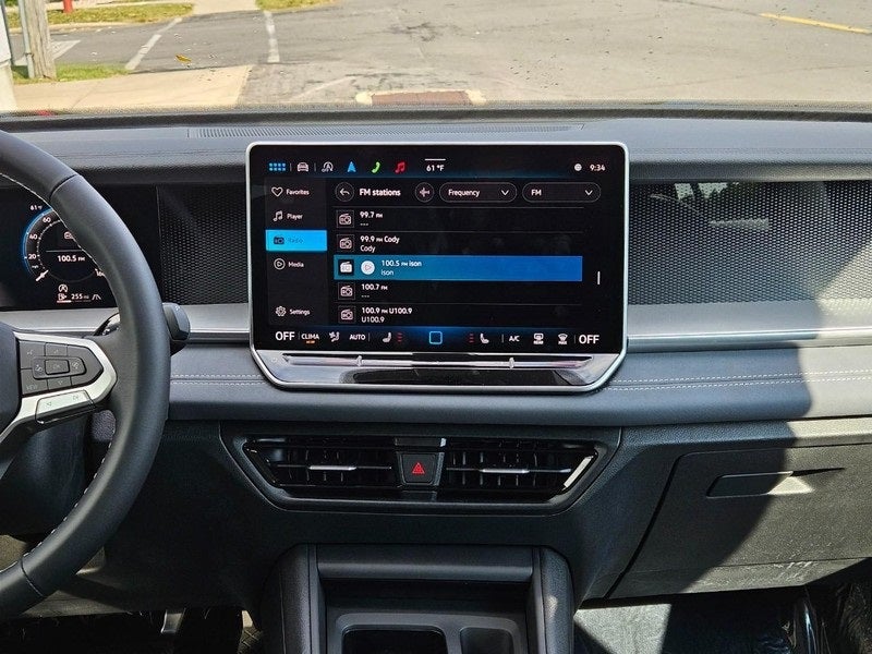 2025 Volkswagen Tiguan 2.0T SE