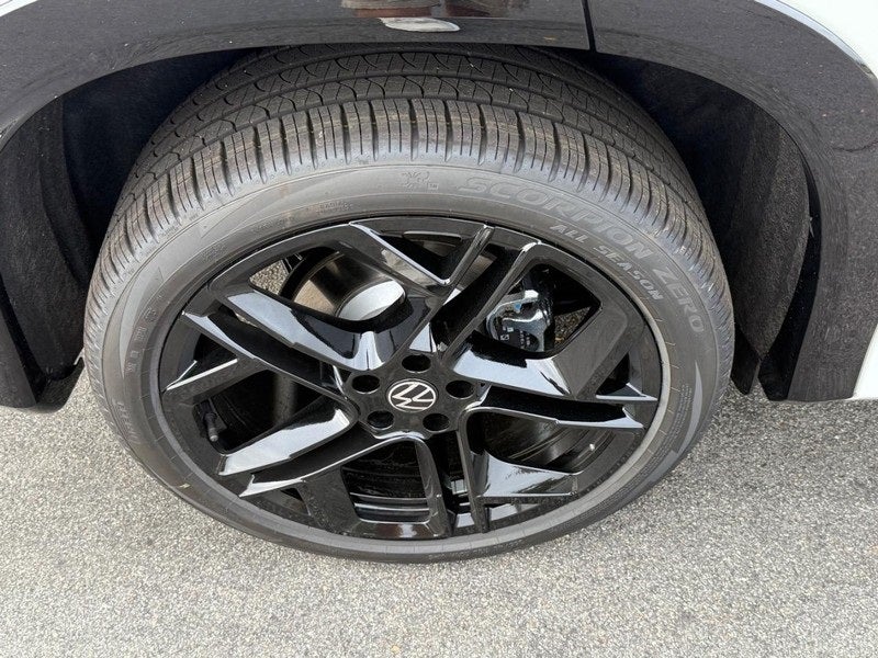 2025 Volkswagen Tiguan 2.0T SE R-Line Black