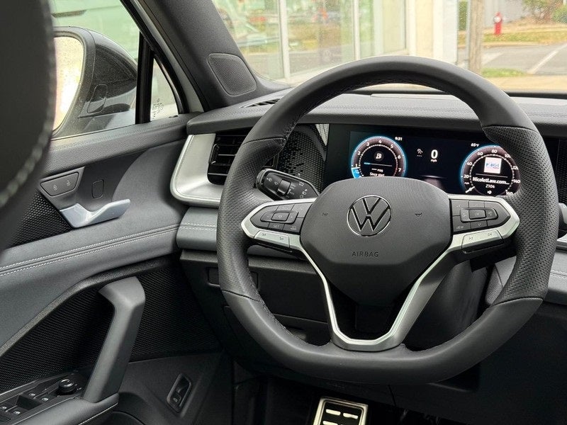 2025 Volkswagen Tiguan 2.0T SE R-Line Black
