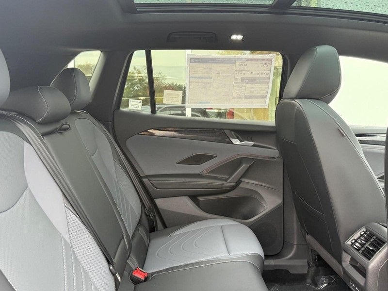 2025 Volkswagen Tiguan 2.0T SE R-Line Black