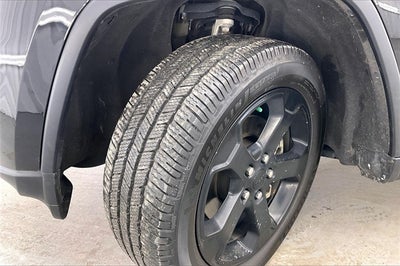 2021 Jeep Grand Cherokee Freedom Edition