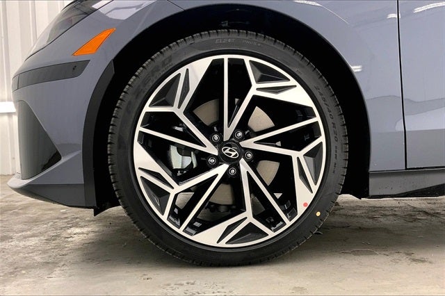 2025 Hyundai IONIQ 6 SEL