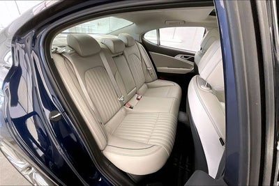 2021 Genesis G70 2.0T