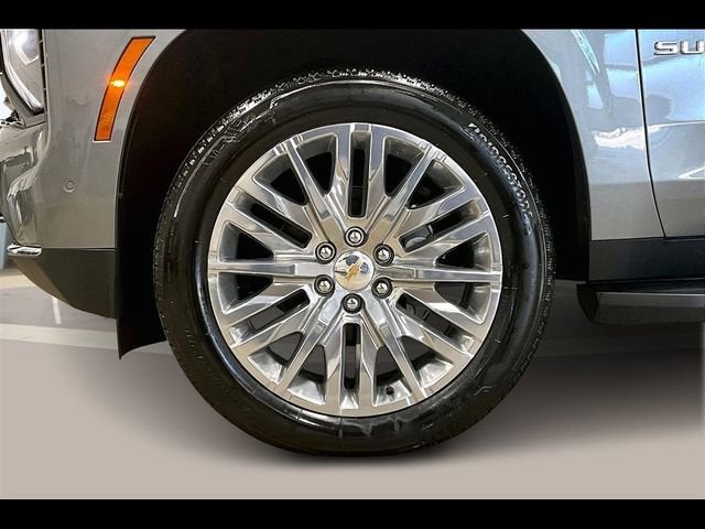 2025 Chevrolet Suburban LT